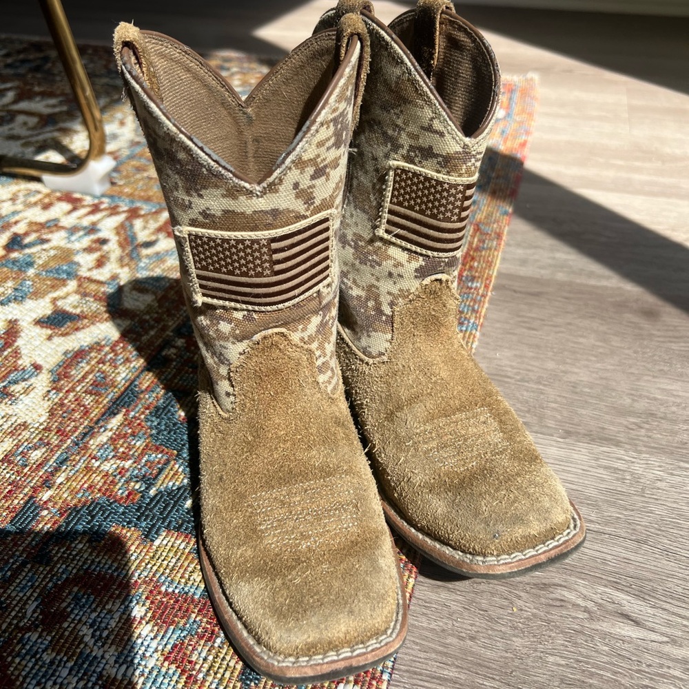 Ariat size 12
